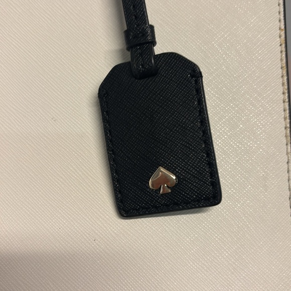 Kate Spade Cameron tote medium. - Picture 2 of 6